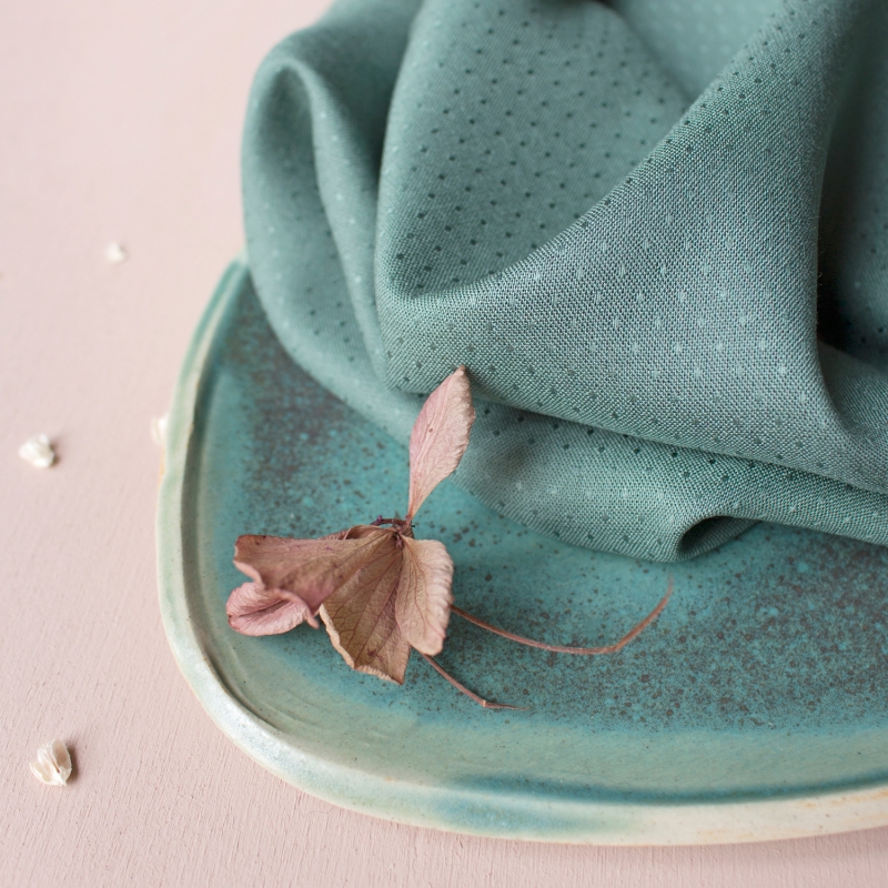 Groene viscose 'Dobby Cactus' van Atelier Brunette